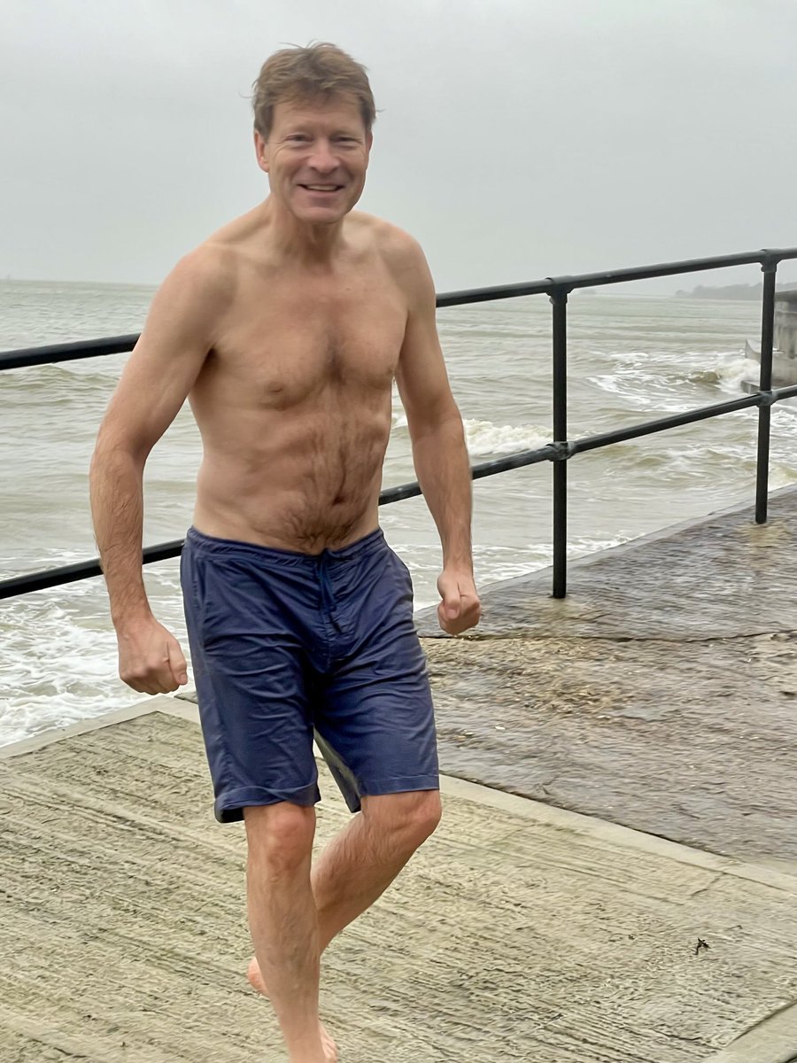 Isabel Oakeshott tweet media