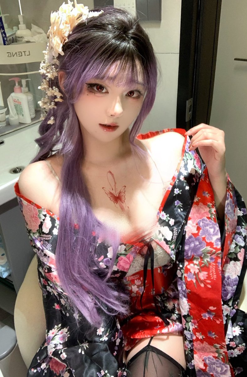 爹就是喜欢玩骚coser 
见到男人就知道翻白眼
闻到吊味就知道吐舌头
是母人中的母人贱鸡中的贱鸡
但凡沾点cos都注定逼被操烂
#coser #意淫 #羞辱 #死妈 #丧志 #母驴 
#发情 #反差 #婊子 #射屏 #男尊女卑