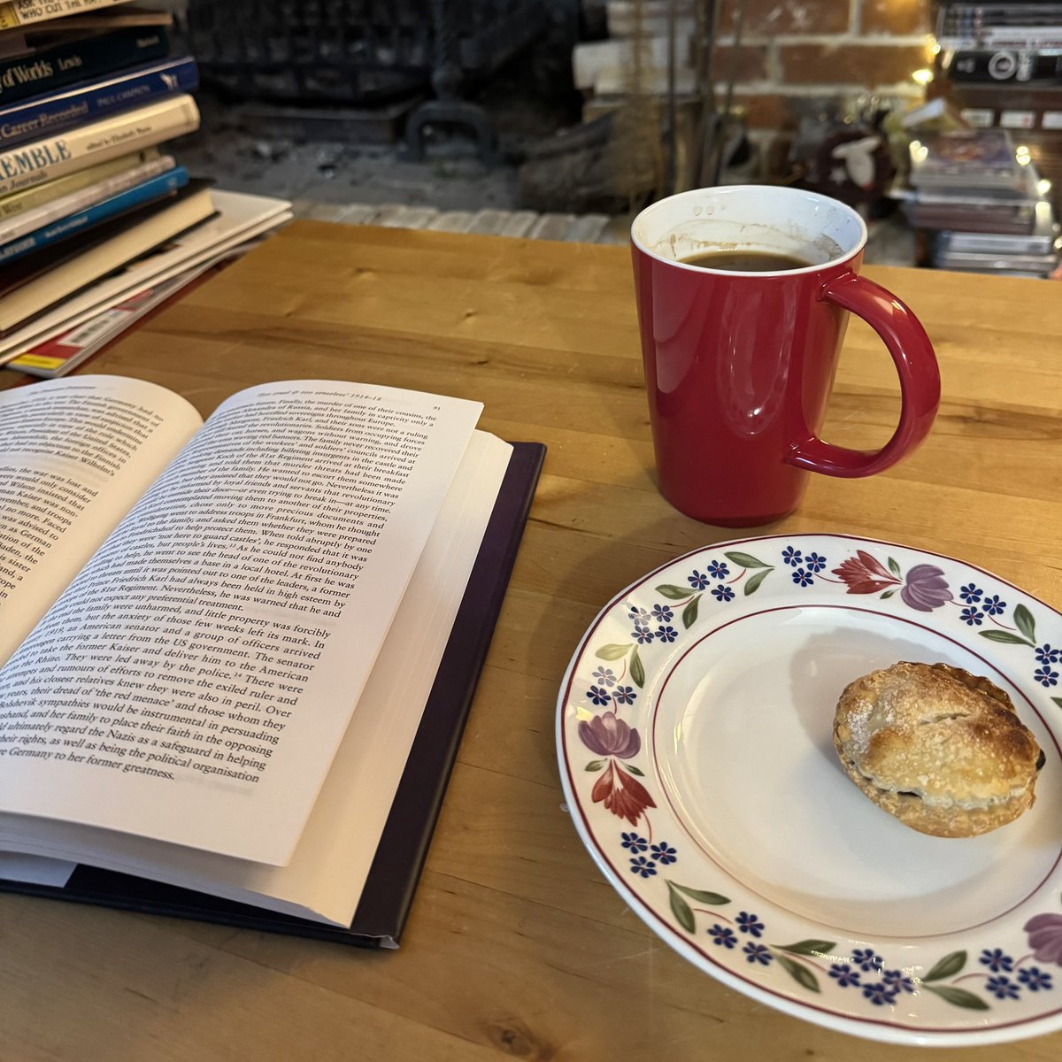 TreasureChest Books tweet media