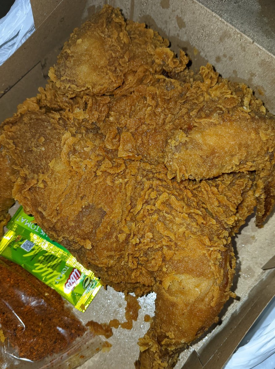tadinya mau bakar bakar an tapi ga jadi karena trauma (agenda yang tertunda karena kemaren malem hujan) 😃😃
