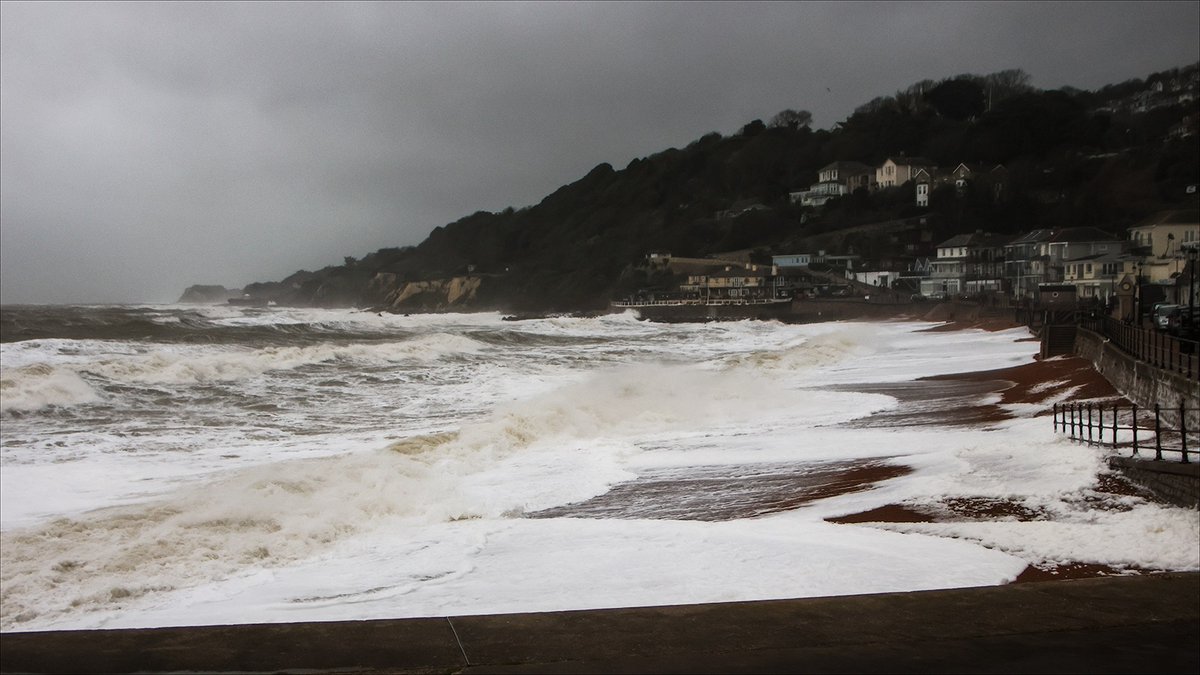 #Ventnor #IsleofWight this morning. It was gloomy. walking forward came to a standstill while walking back the walk almost became a run. #landscape
