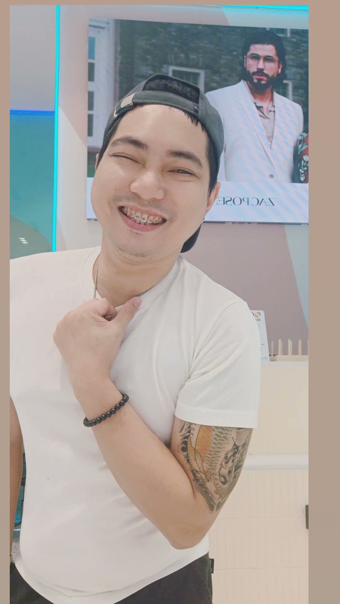 iamRalphD's tweet photo. Happy new Year Philippines!! https://t.co/nOS6sya52z