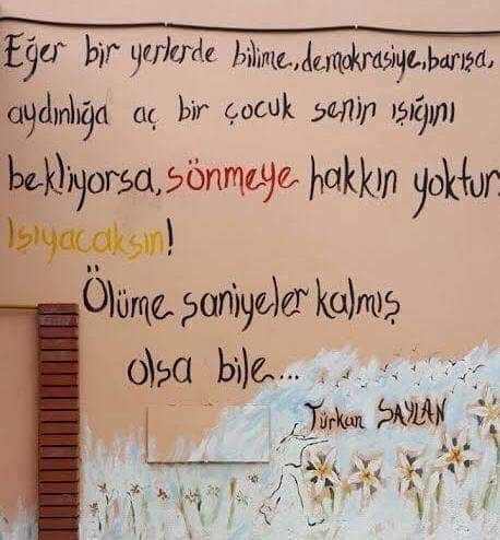 ilknurvrl's tweet photo. Ve dünya alışkanlıktan değil sevgi ve mutluluktan dönsün. Nice mutlu yıllar herkese. #Hoşgel2025 #yeniyıl #2025YeniYıl 😊🙏 https://t.co/I27AfOed9G
