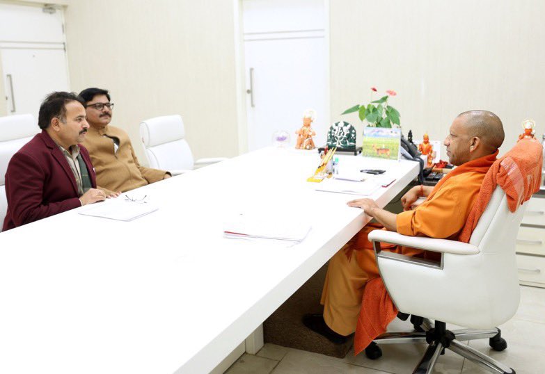 Shubhamshuklamp's tweet photo. जेवर विधायक धीरेंद्र सिंह और अनूपशहर विधायक पंडित संजय शर्मा जी ने प्रदेश के सामान्य वर्ग में EWS  के  अभ्यर्थियों को आयु सीमा में 05 वर्ष की छूट प्रदान किए जाने हेतु CM योगी जी को पत्र लिखा! 👇👇

#सामान्य_वर्ग_को_छात्रवृत्ति_दो https://t.co/7o978HIgQ8