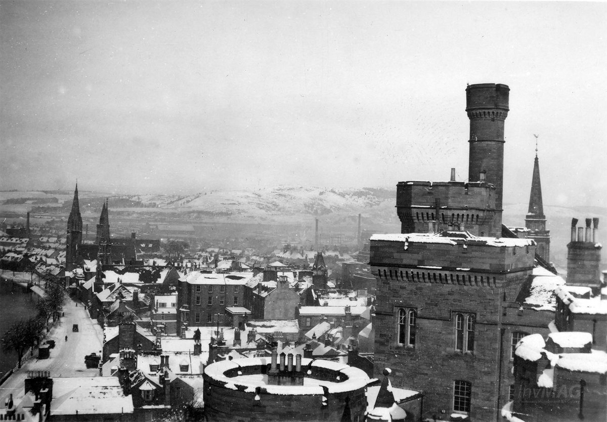 Happy New Year to one and all!  All the best for 2025!

Snow on the Ben! A wintery scene of #Inverness in the snow in the early 20th century, with the Beauly Firth and the Black Isle in the background. 

Image: #InvMAG, @hlhsocial