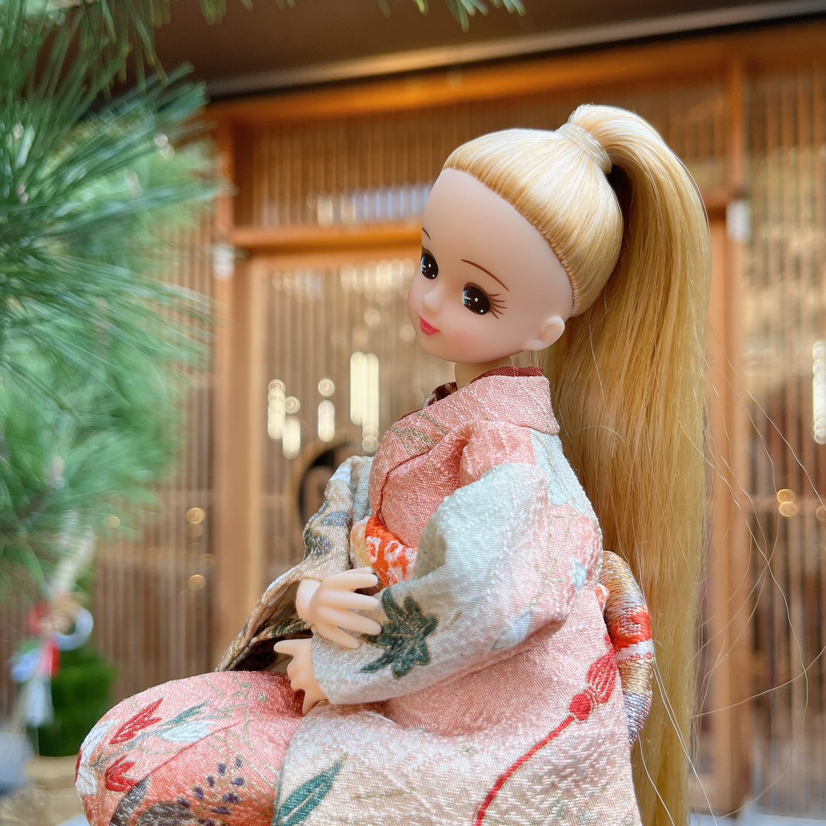 MioLicca's tweet photo. あけましておめでとうございます🎍✨
リカちゃんとお着物。

素敵な和の玄関風のロケ地はラフォーレ原宿です。
ラフォーレ原宿の表参道側の正面入り口ではなく原宿側の反対側入り口にて。 https://t.co/lGqNr30brV