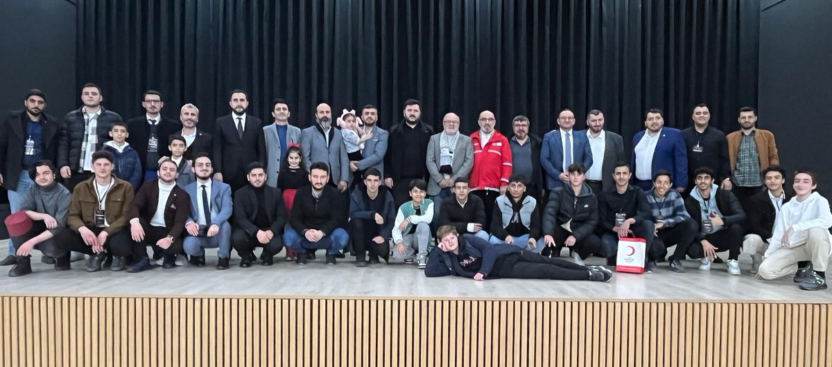 AGDEsenyurt_'s tweet photo. 🕋 Mekke'nin Fethi ve Kudüs Gecesi programımızı büyük bir coşkuyla gerçekleştirdik. 

#AGDMekkeninFethi
#FethiMücdele
#KudüsGecesi

@agdorgtr @agdistanbul @mehmetyarogluagd https://t.co/RG7NvIuoi6