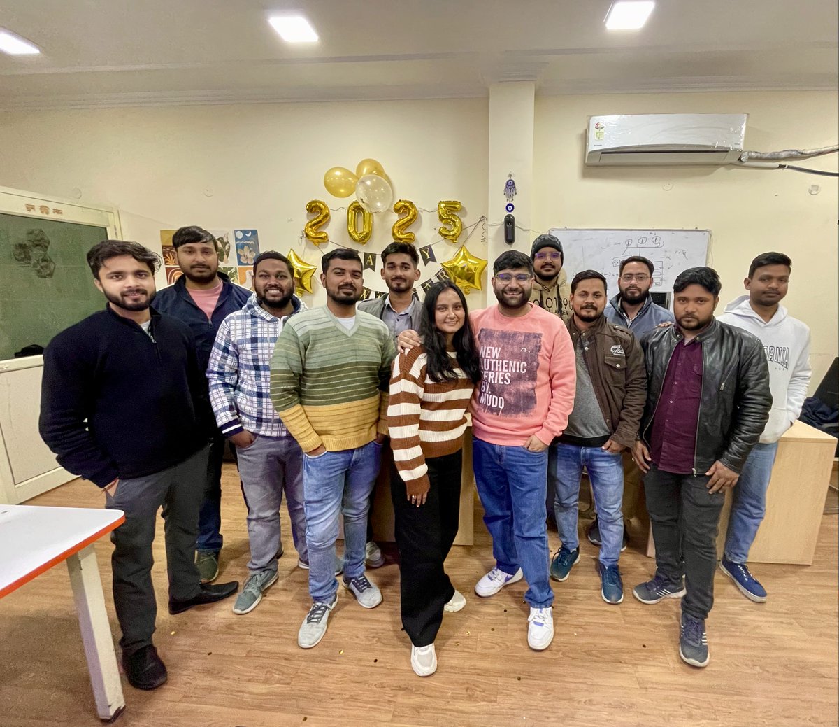 corewavetech's tweet image. Cheers to new beginnings and endless possibilities! 🎉✨ Here's to making 2025 our best year yet with this amazing team! 💪
#NewYear #TeamGoals #CorewaveVibes #Corewave