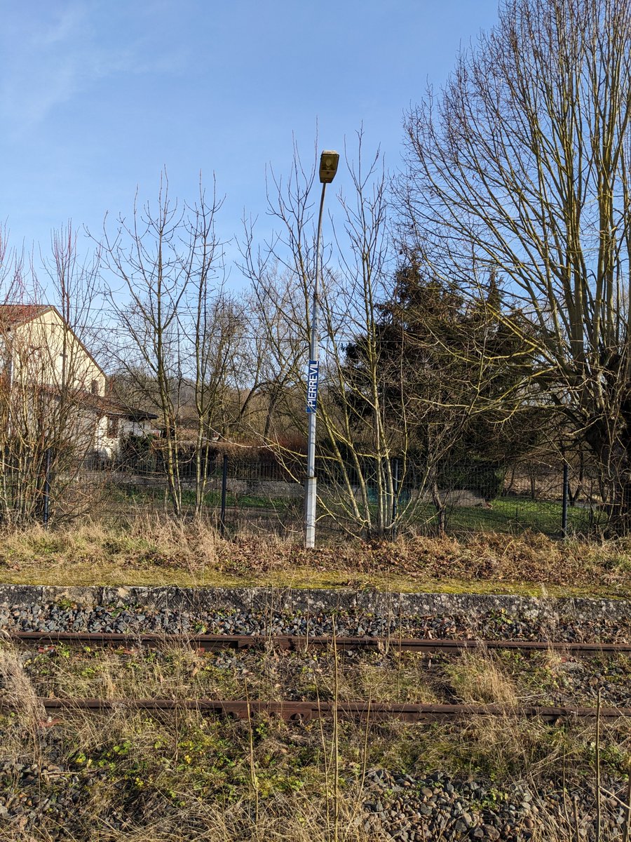 Bonne année 2025 ! Elle sera synonyme de renaissance pour la ligne 14 ! Quelques photos prises ce midi dans le secteur de Pierreville/Xeuilley.