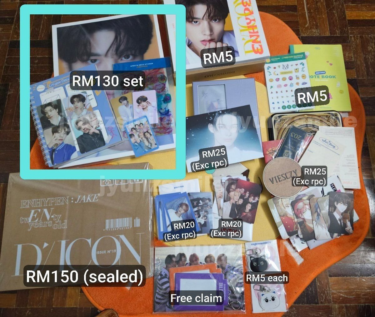 [WTS ON HAND ENHYPEN 🇲🇾]

🔖price exc postage
 🤍 need to tie with pic 3/4
📌Can open sharing, prior tie more
&gt;RM300 get free postage 
❌ Don't buy if you are sensitive with minor defects, mint condi
🚚 RM8 WM RM14 EM (J&amp;T)

#pasarENHYPEN #pasarENHYPENmy
