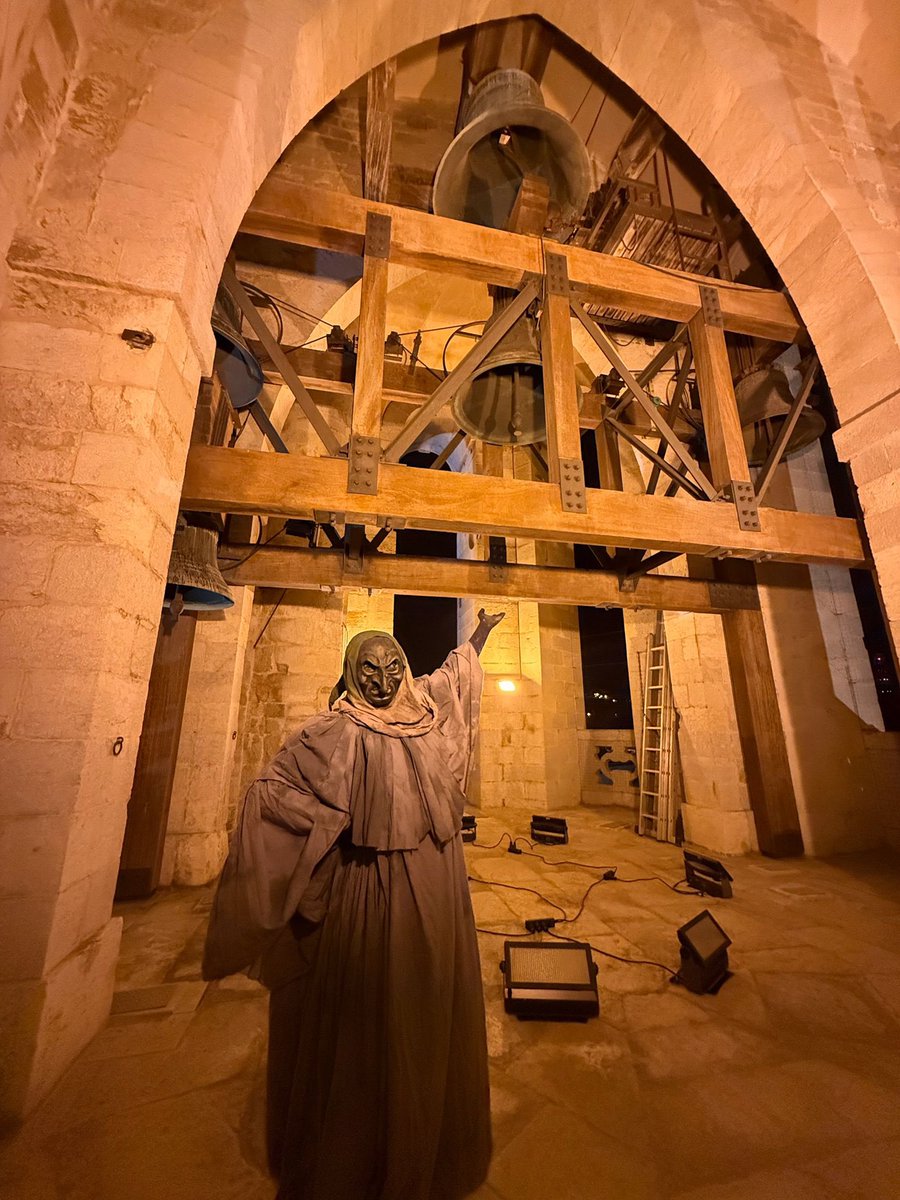 Ahir la Bruixa va donar inici a l’any 2025 des de la Catedral. Moltes gràcies a totes les que us hi vau apropar. 

Bon any nou! 

📸 Mariona Grau