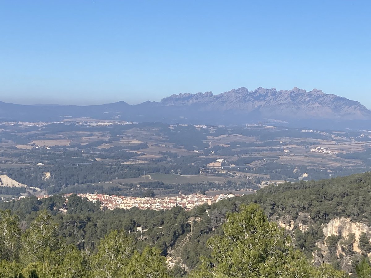 Que n'ets de bonica #Gelida
Feliç 2025 a totes i tots ❤️❤️