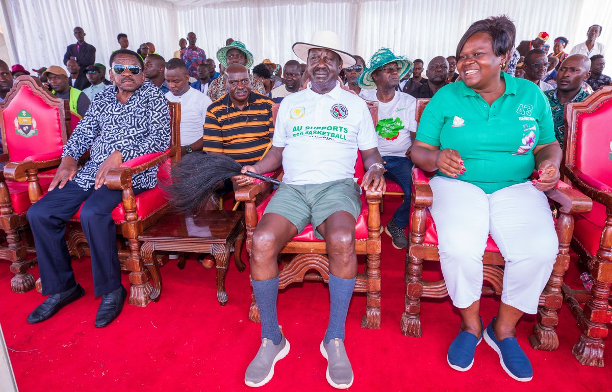 RailaOdinga's tweet photo. H.E Mama Rebecca Nyandeng de Mabior @Mama_RNdeMabior honoured Piny Luo Cultural Festival with her presence today. We witnessed exciting water based sports, wrestling and Tero Buru! https://t.co/SuJUyjn5k6