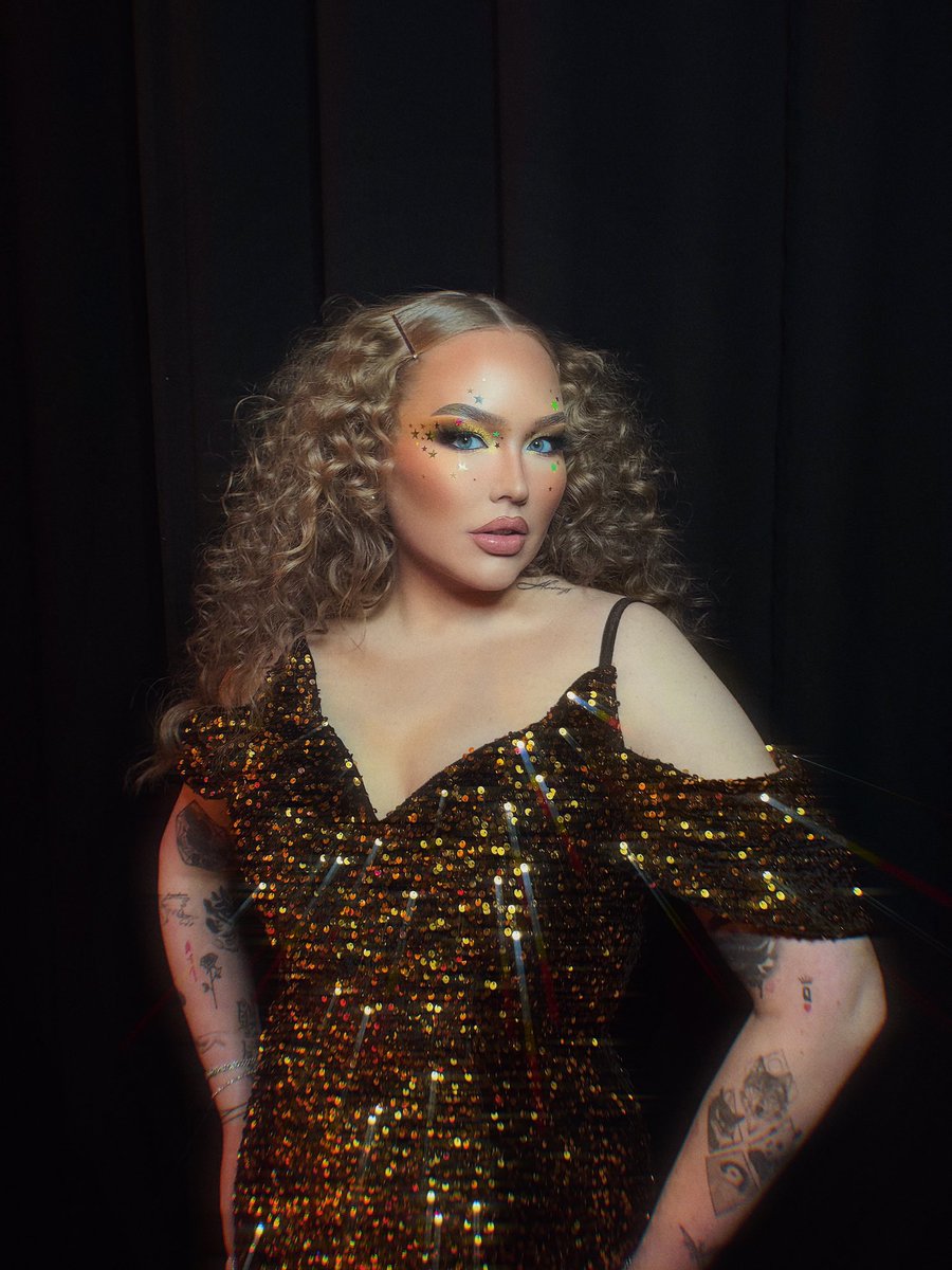NikkieTutorials's tweet image. happy new year ✨