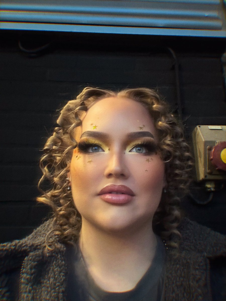 NikkieTutorials's tweet image. happy new year ✨