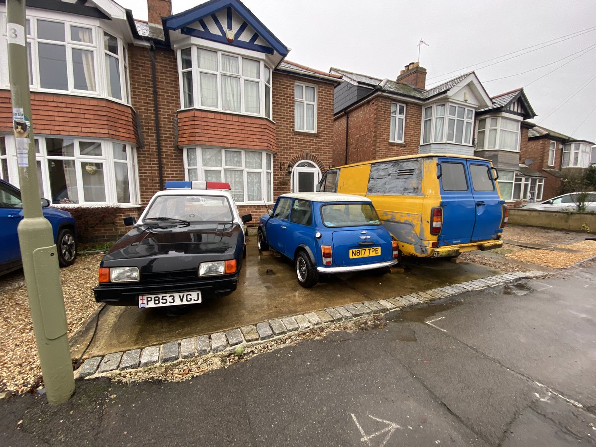 C_Stranks's tweet image. Happy New Year 🥳 

How many cars can you fit on your driveway?