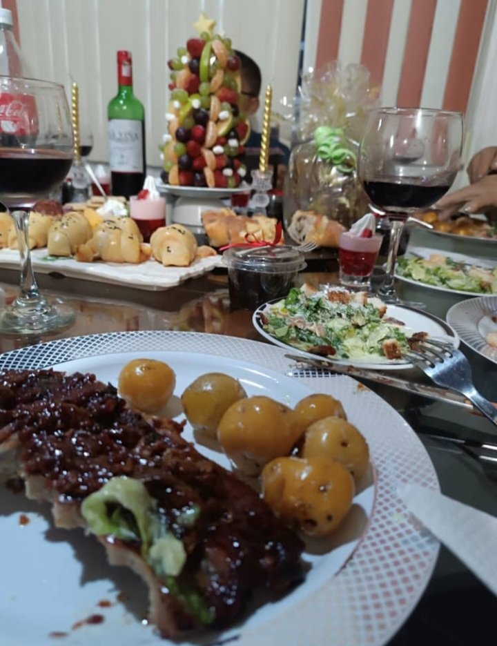 Que el 2025 sea un año 
de sanación, crecimiento y abundancia para todos... Feliz año criaturas hermosa.. 🤗😘 #Lluviade🌻🌻🌻