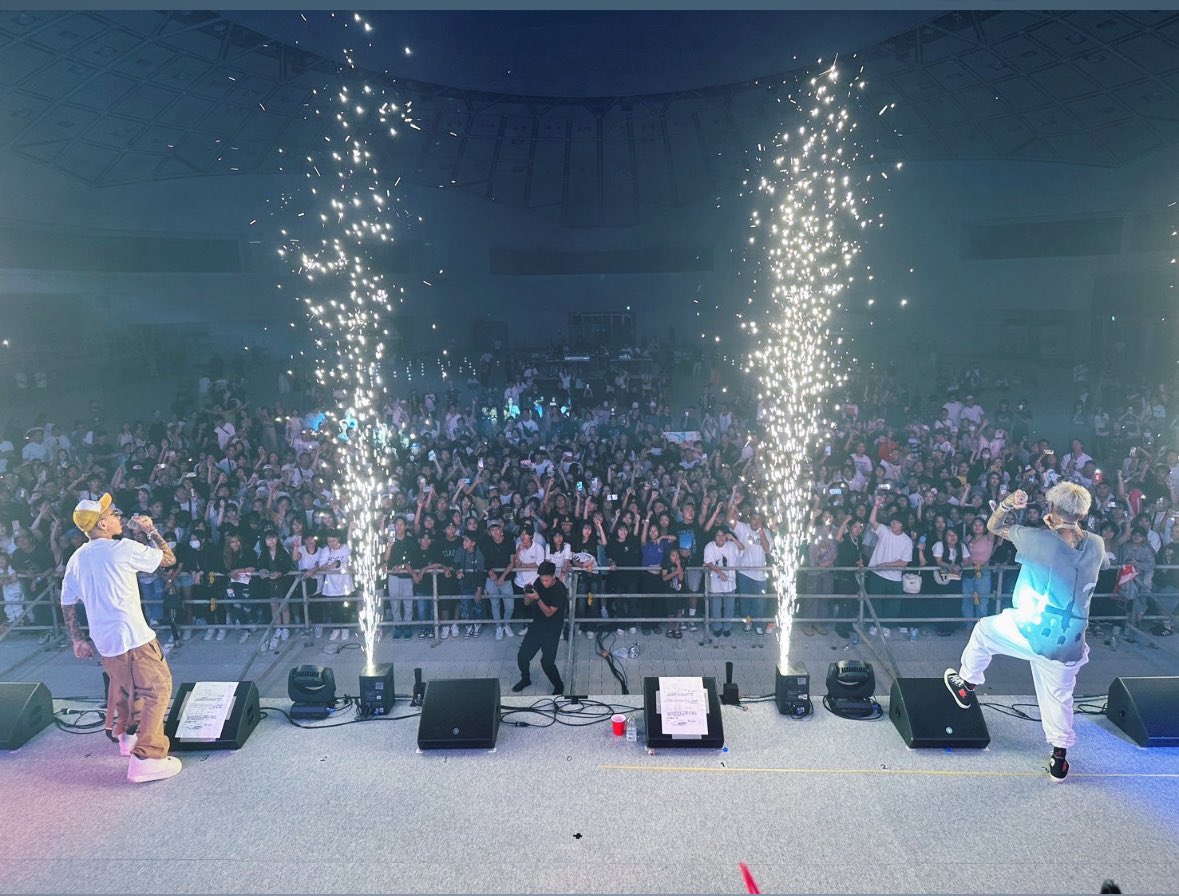 t_Ace_ZERO's tweet photo. 明けましておめでとう
今年もよろしくねー✌🏼
2025も曲出して動画撮ってLiveする
仲間もファンもいい年になりますように https://t.co/fD5ltWPfDK