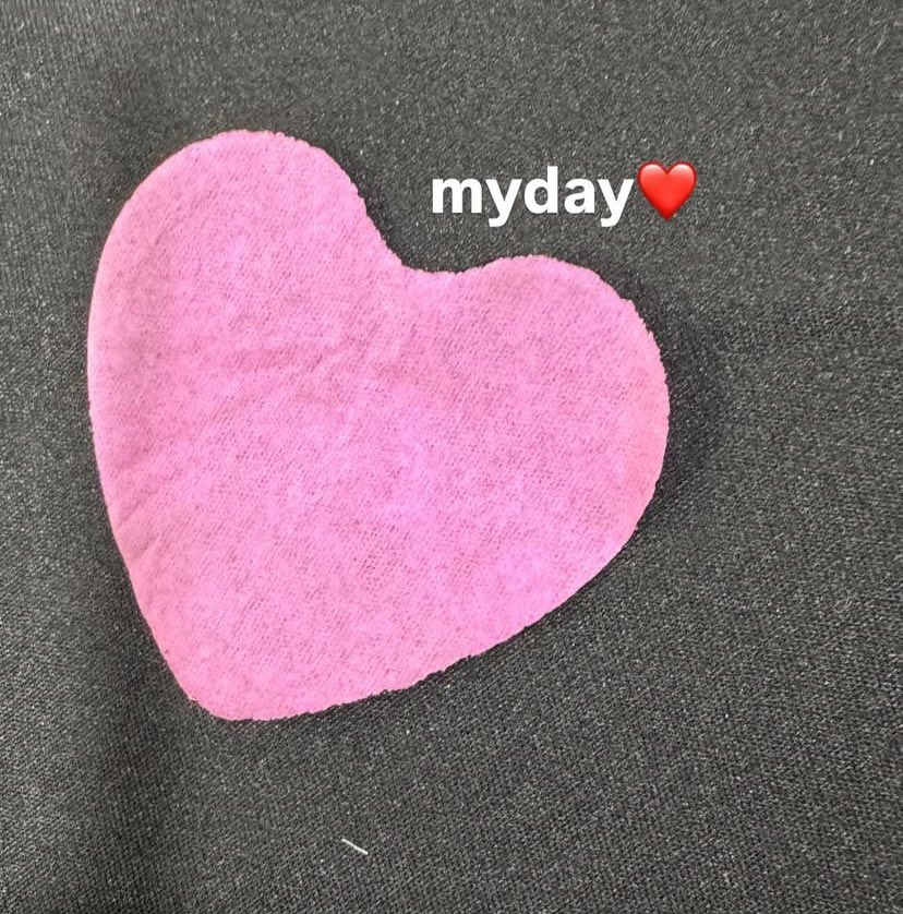 #rt event ☆ 
❥ HAPPY NEW YEARS ♡

첫콘 입장 풀 세트 + 별&amp;하트 컨페티 각각 2매

추첨 1분께 보내드립니다 ♡

되팔이 방지를 위해 마이데이 인증 받습니다

( 버블 50일 이상 or 4기 인증 )

• 국내 마이데이 한정 •