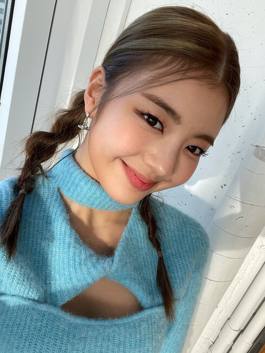 itzybbl's tweet image. [March 2, 2021 (?)] 🍯💭