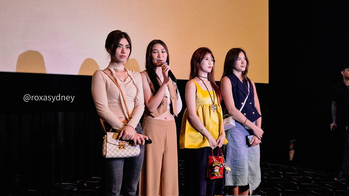 roxasydney's tweet image. entered the first day of 2025 with BINI's block screening for ATBI! ibig sabihin ba nito buong year ko makaka work ang bini? 🤣

@bini_maloi @bini_aiah @bini_mikha @bini_jhoanna
@BINI_ph
#BINI
#AndTheBreadwinnerIs