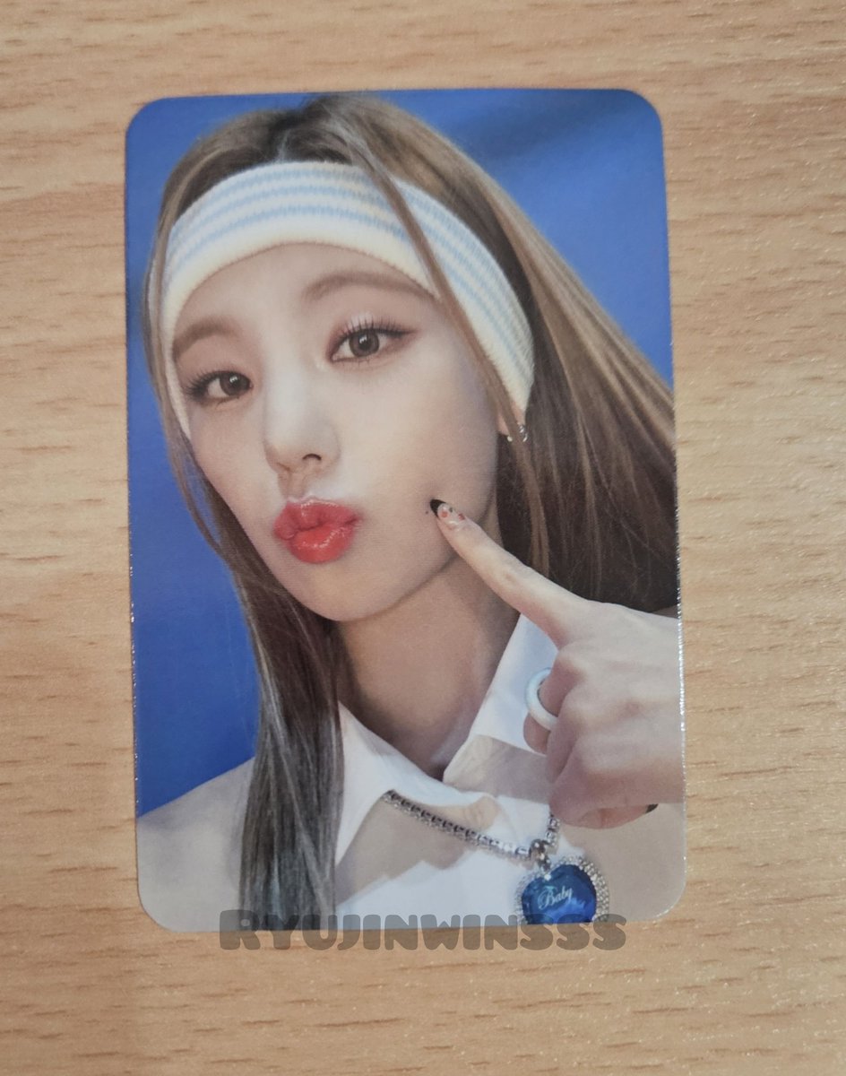 wts lfb itzy ph 
yeji kmd soundwave ld r10 
poke cheek 

✔️ 650 | payo 
✔️ mint condi, onhand
✔️ can ship asap via direct j&amp;t 
dm or comment to claim 

# itzy yeji sw lucky draw nootnoot photocard