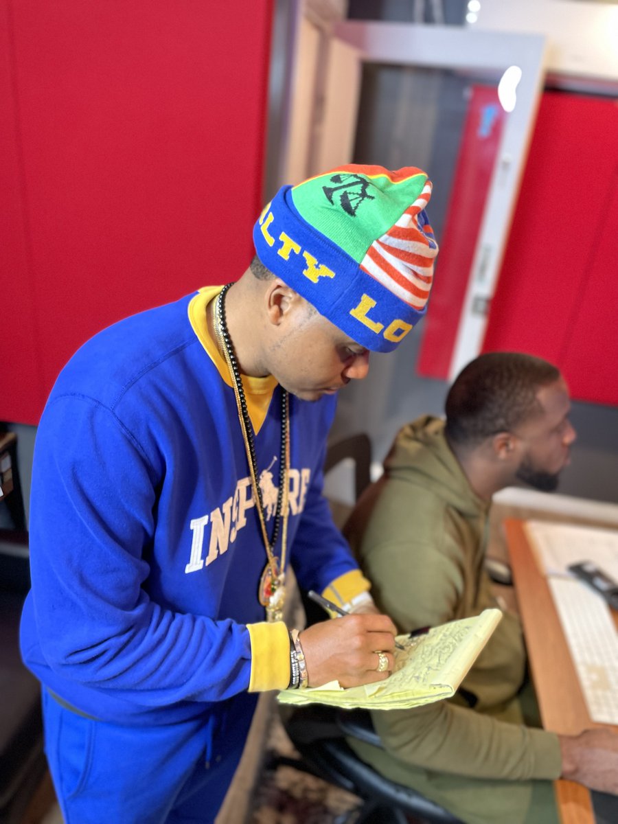 losLAUREN718's tweet image. “Whatever you can do, or dream you can, begin it. Boldness has genius, power and magic in it.” – Johann Wolfgang von Goethe 🤧 #addictedtosuccess🍾 #onlybelieversachievesuccess💪#famu🐍 #successisnotforthelazy💙🤞