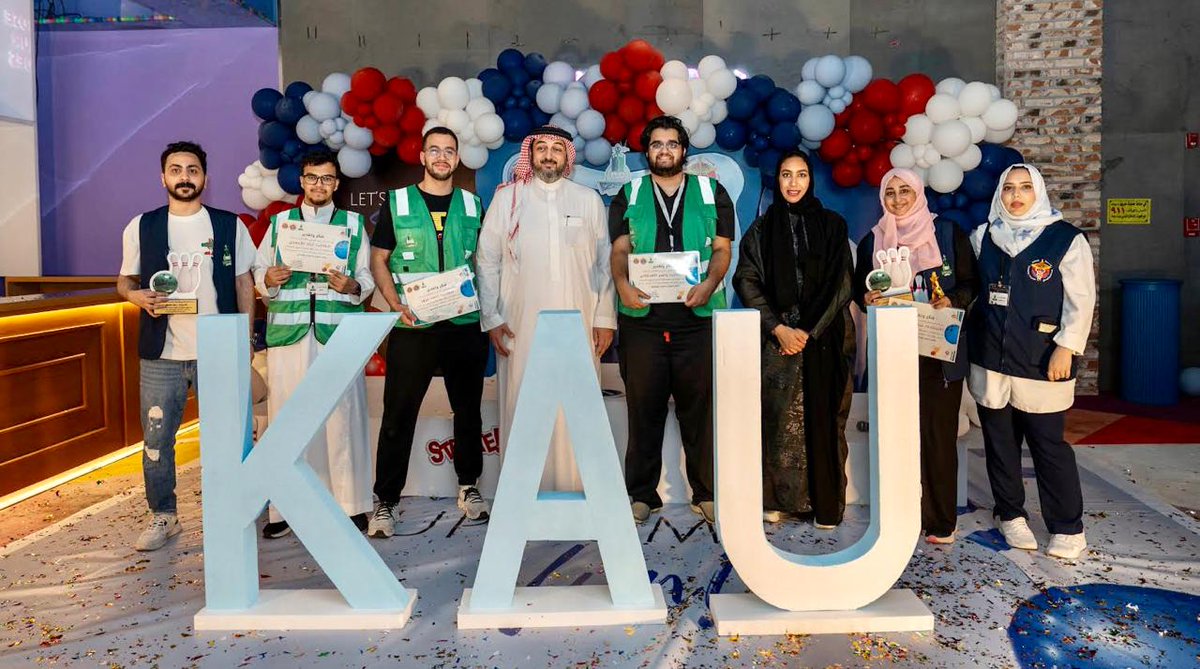 🎳 #جامعة_الملك_عبدالعزيز تختتم بطولة البولينج لمنسوبي ومنسوبات المستشفى الجامعي وكلية الطب، وتتوج الفائزين. تهدف البطولة إلى رفع الوعي بأهمية ممارسة الرياضة والحفاظ على الصحة النفسية والجسدية وتعزيز جودة الحياة بين المنسوبين.