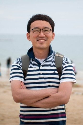 나이 46살, 직업은 의사, 아이는 3명있는 유부남 의사 자지 사진 무료로 드려요
궁금하신 분들은 댓글 달아주세요