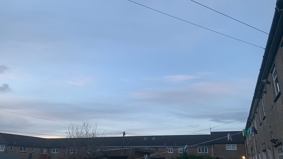 IonisedSkyWatch's tweet image. #Skyrat #Contrail 🤪 The sky here right now is absolutely manky 🤢🤢🤮🤧😷 check out the little hanging GlobalistGrey shitlet clouds of heavy metals ☠️💀💩#SolarRadiationManagement 
#SAI