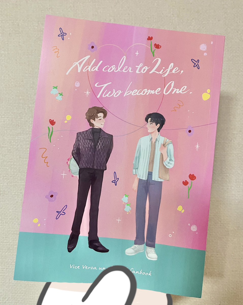 どわさん(<a href="/gmab_please/">ෆ ̖́-</a>)の表紙を描かせていただいた再録本、読了したー！！！😭可愛くてあたたかくて、可愛い2人のお話が詰まっていて本当に最高！新作もほんっとに可愛らしいお話でニヤニヤとまらなかった🥹 こんな素敵な本をのお手伝いをさせてもらえてハッピーです…！ありがとうございました🙏