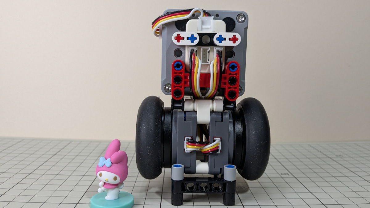 elec_leak's tweet photo. 年越し工作
#Roller485Lite 2輪倒立振子 by #M5StackFire
すこしふらふらするが リモコンでも動く
これから魂を入れる
今年もよろしくお願いします https://t.co/49OMXDzVUH