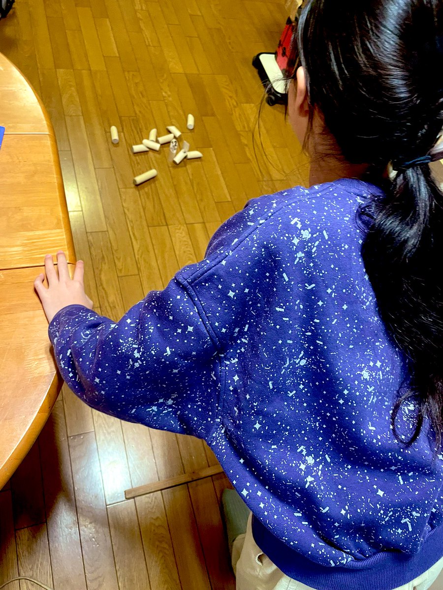 今日はなんばで初投げからの姪👧と白熱ミニライトモルック10番勝負🥖
#モルック
#ミニライトモルック