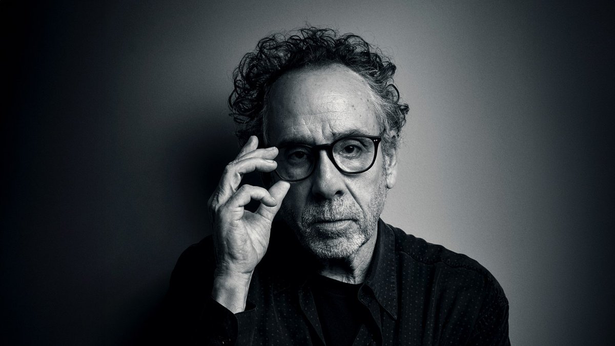 TimBurton_JP's tweet image. ＼🎍𝗛𝗔𝗣𝗣𝗬 𝗡𝗘𝗪 𝗬𝗘𝗔𝗥 🐍🐍🐍／
2025年は、ティム・バートンの映画監督デビュー4️⃣0️⃣周年❗️

🗓️2025年の主なスケジュール
・4月21日『THE WORLD OF TIM BURTON』（#ティム・バートンの世界）
　🇬🇧最終日。15年に及ぶ巡回展の歴史に幕。
・5月『Tim Burton’s…