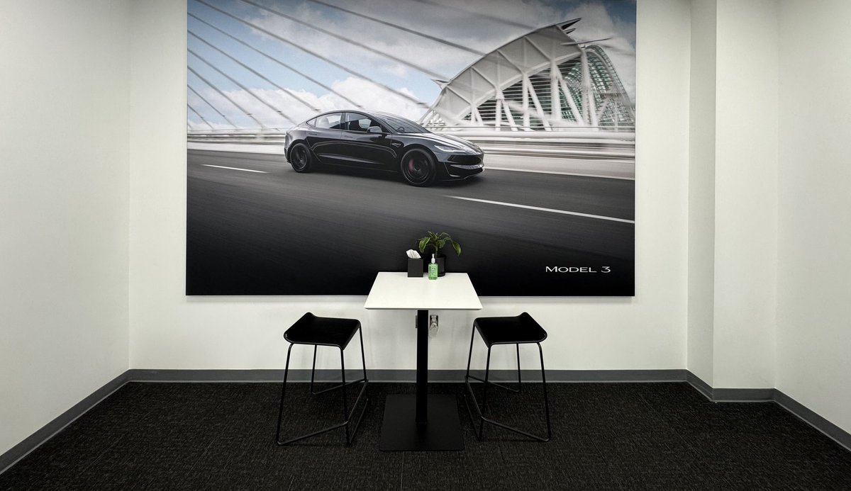 EdwardJChow's tweet image. Went back to pick up my #TeslaModelYPerformance car(some maintenance had to be done), so I decided to #NERD out on some of the photos they have at the store❤️
#Tesla @Tesla #ElectricVehicle #TheFuture #VroomVroom