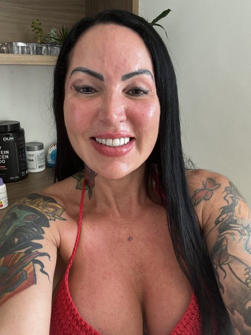 Watch Elisa Sanches's leaked NSFW photo on TwXstars