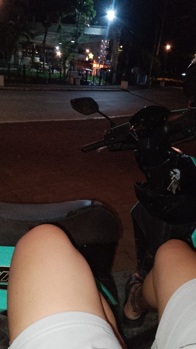 thnder_28's tweet photo. Way gid da may ma upod rides? 🤣
#IloiloCity https://t.co/9uqSLVogh9