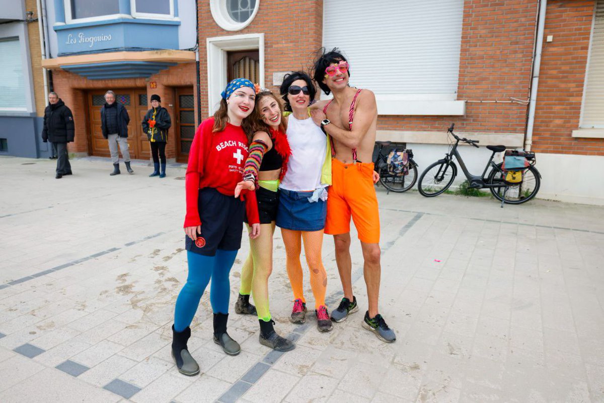 Bonne année le #Nord 🥳

Ce matin, les plus courageux ont bravé le froid lors du célèbre bain des givrés, à #Dunkerque 🌊

Une tradition incontournable pour débuter l’année dans la bonne humeur et l’ambiance du #carnaval 😍