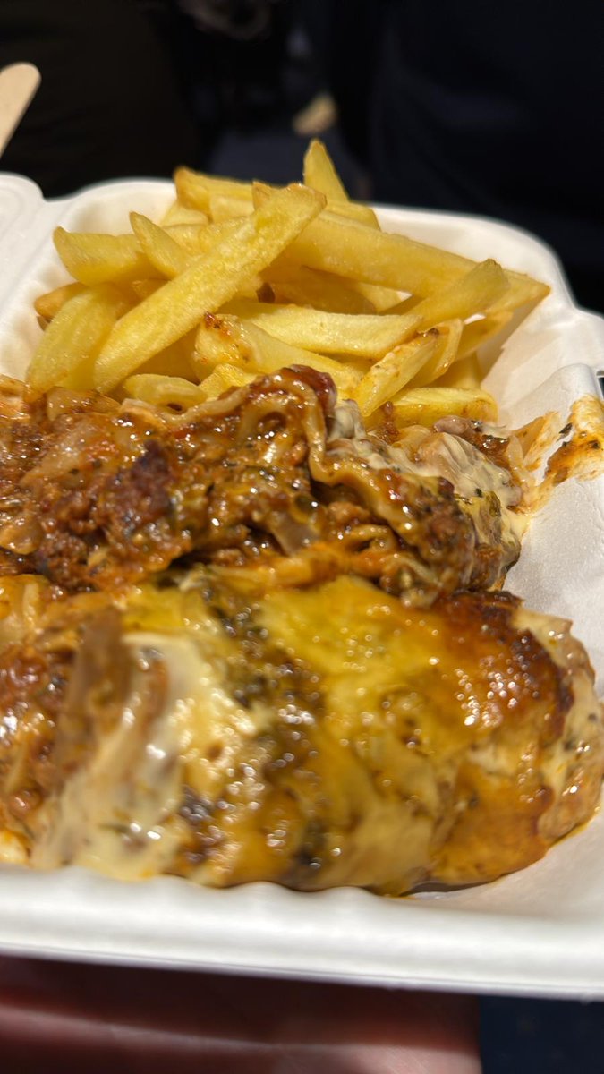 Soak up those hangovers &amp; get your #sheffieldwednesday pre-match fodder at The Wednesday Tap - take it from me, the lasagne &amp; chips is "banging" 👌👍⚽️🍴
#WAWAW #swfc 
<a href="/swfc/">Sheffield Wednesday</a>

#footyfood #footyscran #footballfood #foodblogger #jensfoodblog #sheffieldfoodblogger #HappyNewYear2025