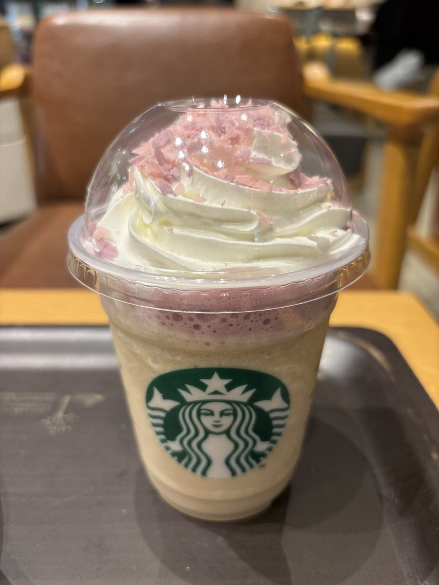 W7daD's tweet image. あけましておめでとうございます。本年もよろしくお願いいたします。
新作のフラペチーノは華やかな味だったー