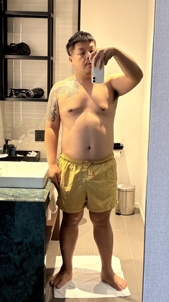 ตอนแรกคิดว่าหน้าหนาว พอเดินผ่านกระจก เอ้าาาา  น่ารักเฉยยย☺️