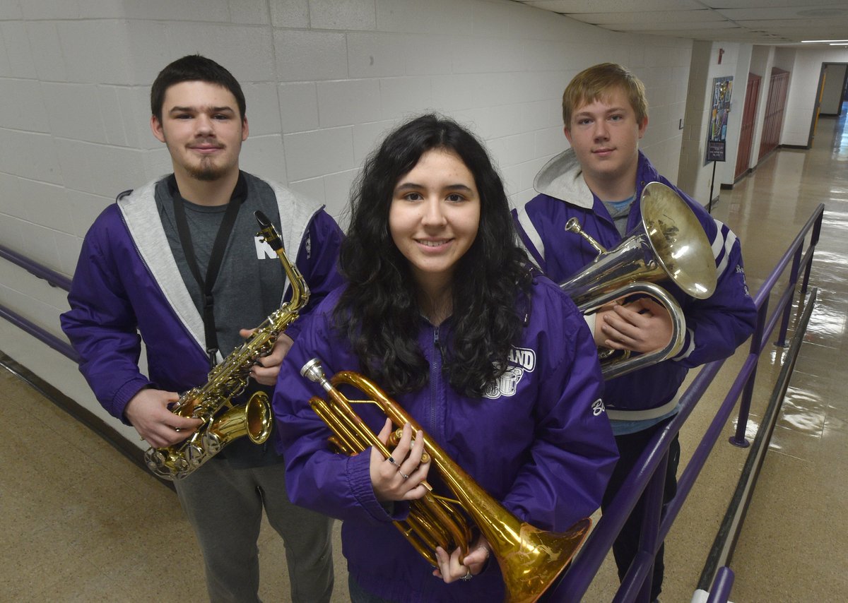 Merrily Cassidy (@cctphotographer) on Twitter photo Keep an eye out for the three Bourne High School band students marching in the <a href="/RoseParade/">Rose Parade</a> this morning.
capecodtimes.com/story/news/202… <a href="/capecodtimes/">Cape Cod Times</a> #bourne #capecod #happynewyear Keep an eye out for the three Bourne High School band students marching in the <a href="/RoseParade/">Rose Parade</a> this morning.
capecodtimes.com/story/news/202… <a href="/capecodtimes/">Cape Cod Times</a> #bourne #capecod #happynewyear