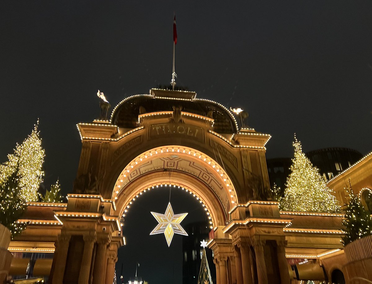 nicholesarra's tweet photo. Copenhagen at Christmas time π
#tivoli #festivebreak #christmas24
#denmark π©π° https://t.co/W6XSEij3y8