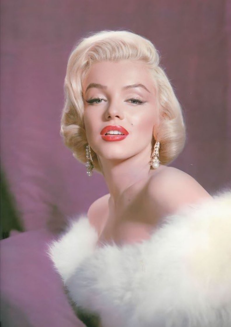 Dear_Grateful1's tweet photo. Marilyn Monroe photographed by Frank Powolny, 1953 https://t.co/2SDLtRwnIa