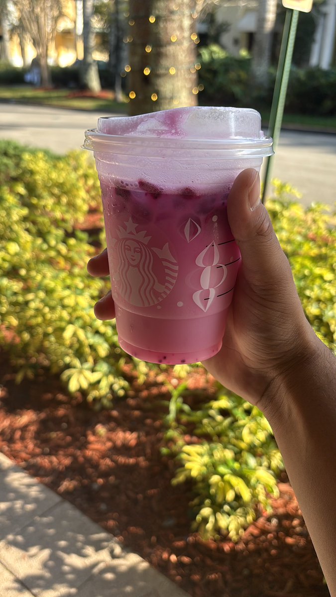 925hec's tweet photo. Today is a #Starbies and LilCjKasino day 😊 https://t.co/KkBDhRfCxv