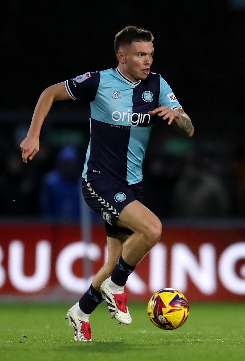 LTransfers's tweet photo. Wycombe Wanderers are set to bid for Bolton midfielder Aaron Morley for a second time after an impressive loan spell after being recalled, 6 figure fee is believed. 

#WWFC #BWFC https://t.co/Mi8m24A3ou