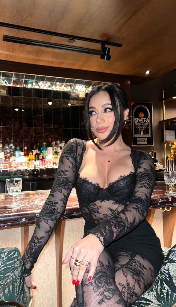 ¡Feliz Año Nuevo, familia Limbo! ✨ Este 2025 estamos más que listos para hacer mucha música y compartirla con ustedes. 🔥🎶

¿Cómo se la pasaron? ¿Ya tienen sus propósitos para este año? ¡Cuéntenos! Nos encanta leerlos. ❤️🙌🏼