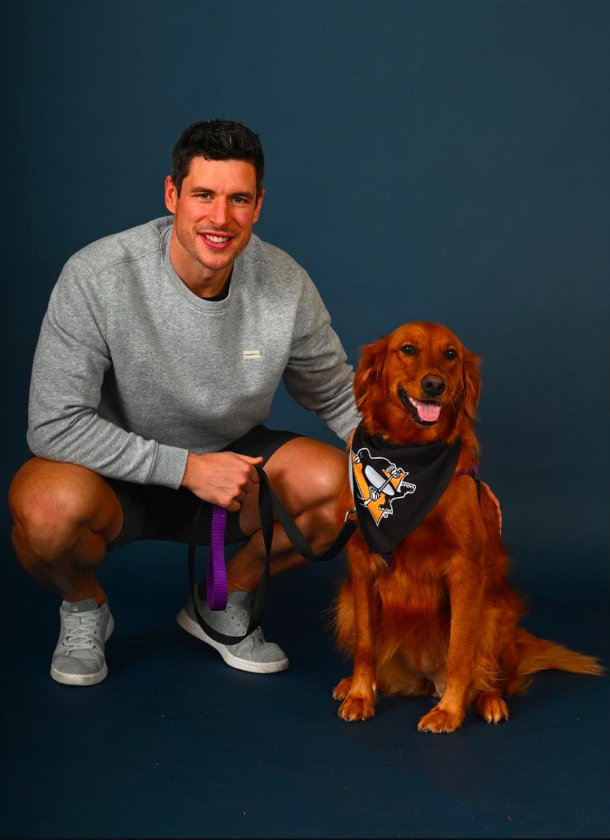 cmndrcroz's tweet image. 2025 STARTED AND YOU GIVE ME SID AND GENO WITH DOGS????
