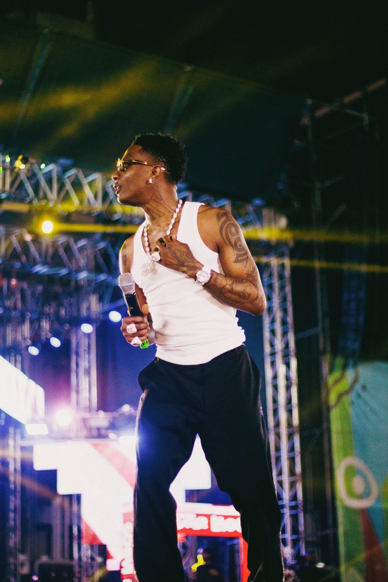 jbshotit's tweet photo. @wizkidayo 
Photographed By Me!!
@greaterlagoscountdown2025 https://t.co/2VweOzgCes