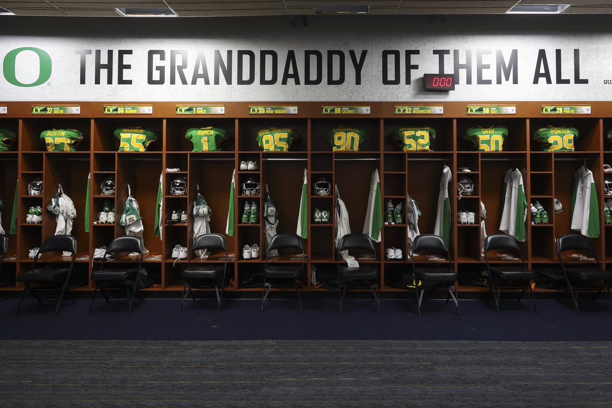 oregonfootball's tweet photo. Ready for the Ducks. 

#GoDucks x @rosebowlgame https://t.co/nto9IDlRiJ